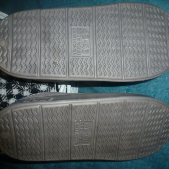 Easy to slip on  Sueded Slippers  Fleece Memory Foam Size EU 42-43 - Picture 5 of 9